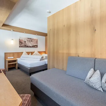 فندق مبيت وإفطار Garni Concordia 3*